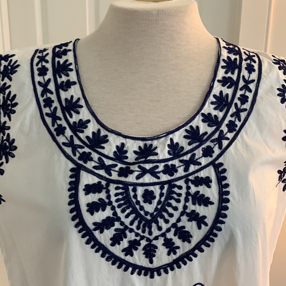 Liza Byrd white/navy embroidered tunic/dress - Picture 2 of 10